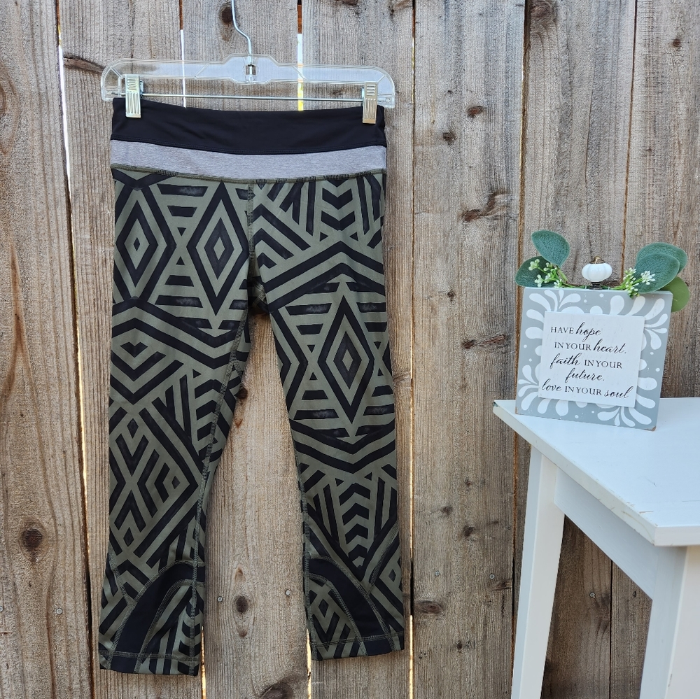 Lululemon Green Black Wunder Under and Print Leggings Activewear Bottoms Size 4 - Picture 2 of 6